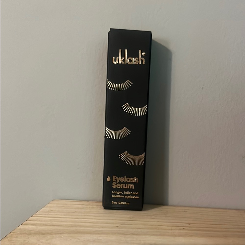 Black and Gold Eyelash Serum
